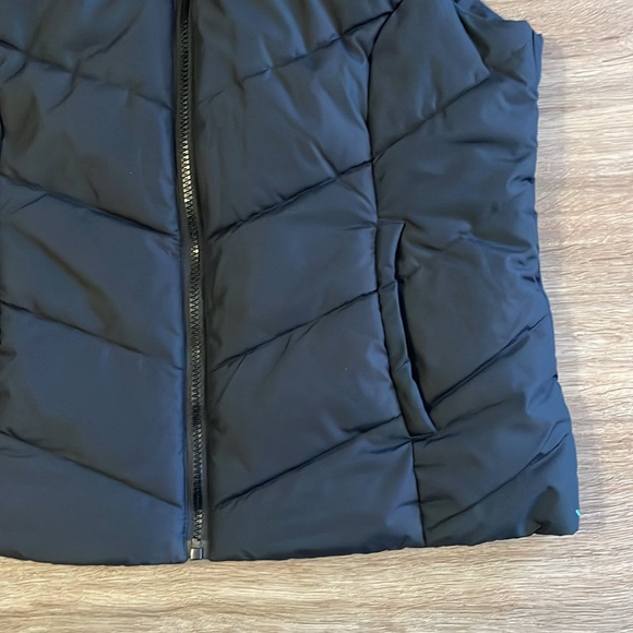 Cole Haan Black Chevron Quilted Puffer Vest Jacket - Picture 4 of 11